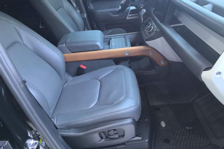 Used Land Rover Defender 2024 110 3.0T P400 Dark Edition