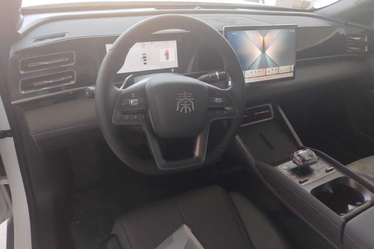 Used BYD Qin L 2025 DM-i Smart Drive 80KM Leading Model
