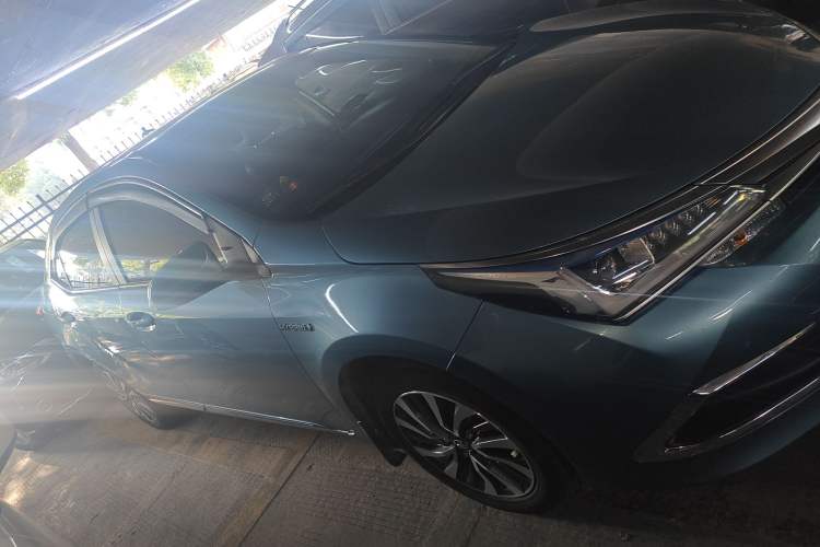 Used Toyota Corolla 2018 Dual-Engine 1.8L E-CVT Smart Edition
