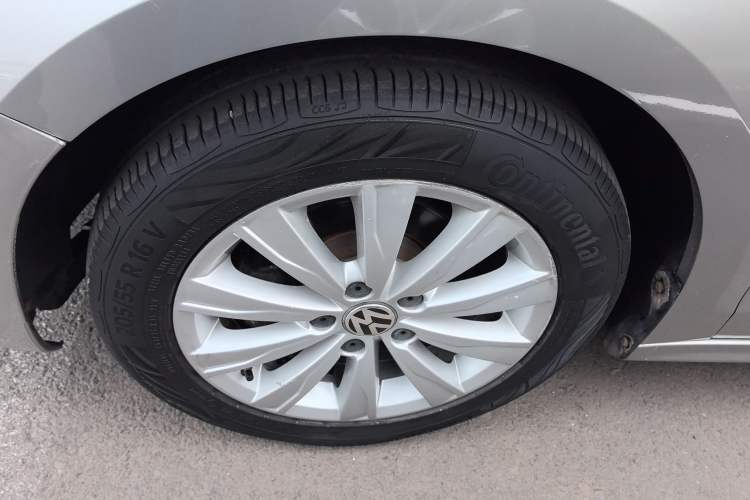 Used Volkswagen Sagitar 2014 1.6L Manual Comfort Model
