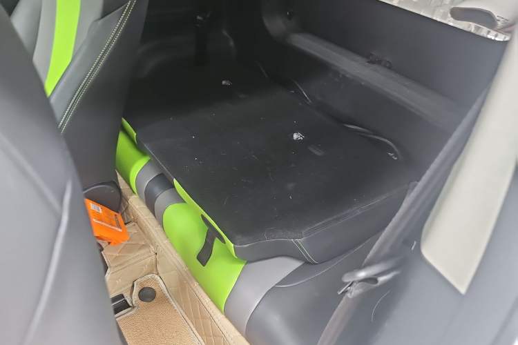 Used Roewe Clever 2021 302 km New Four-Seater Super-Efficient Version
