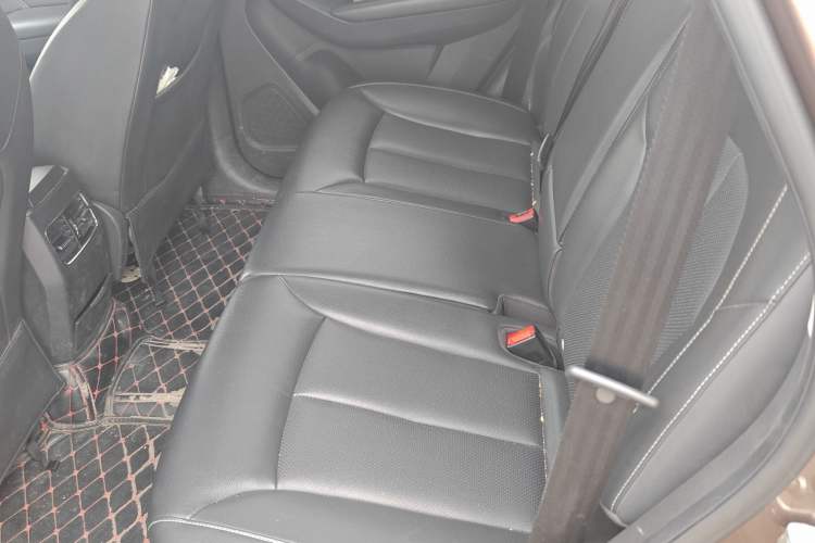 Used Roewe RX5 2018 20T Two-Wheel Drive Automatic Internet Smart Edition
