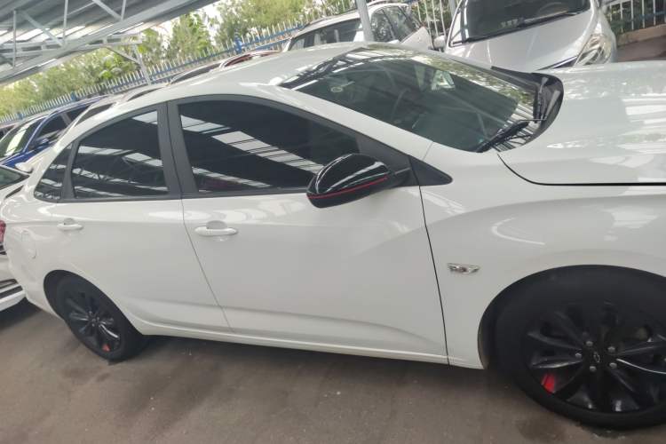 Used Chevrolet Monza 2020 Light Hybrid Redline 320T Dual-Clutch Joyful Edition
