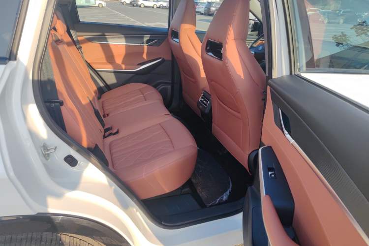 Used Changan CS75 PLUS 2024 3rd Generation Champion Edition 1.5T Intelligent Drive Dynamic Model
