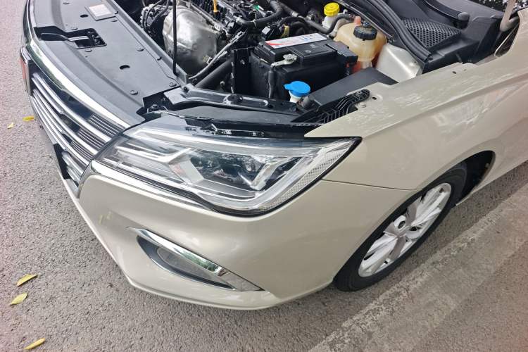 Used Roewe i5 2020 1.5L Manual 4G Connect Luxury Edition
