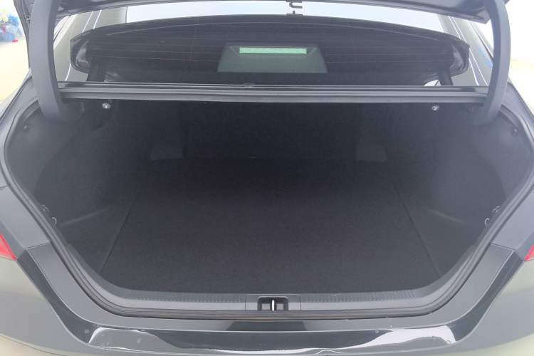 Used Toyota Camry 2018 2.5G Luxury Edition
