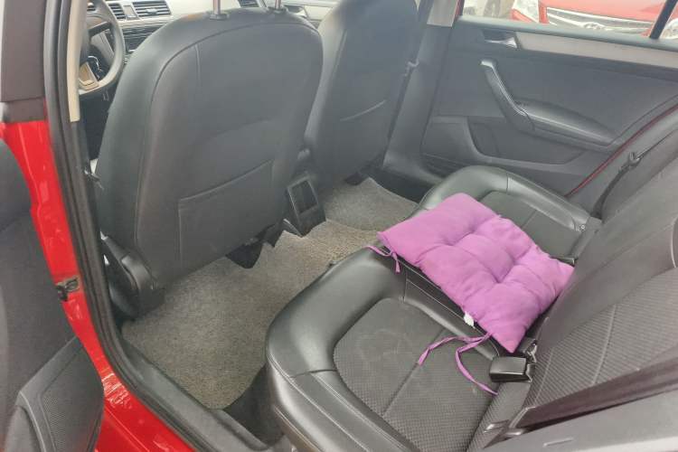 Used Skoda Rapid Spaceback 2014 1.6L Manual Enjoyment Edition