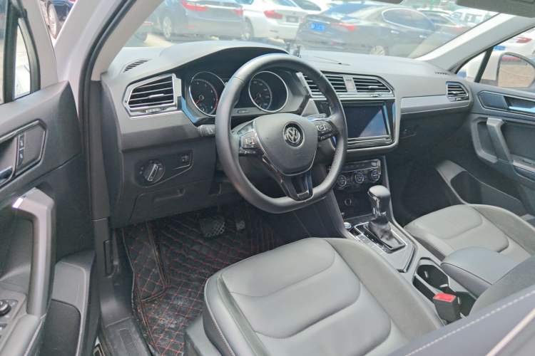 Used Volkswagen Tiguan L 2019 330TSI Automatic Two-Wheel Drive Panoramic Comfort Edition China VI Standard
