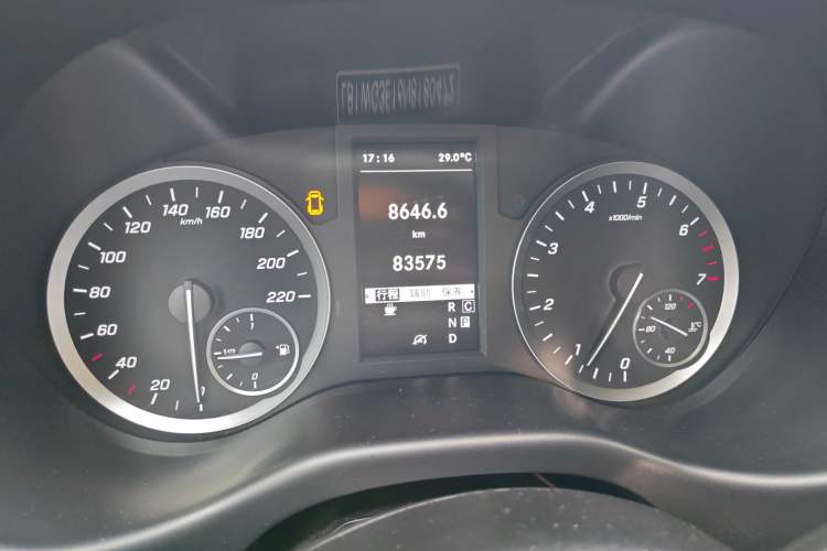 Used Mercedes-Benz Vito 2021 2.0T Elite Version 7 Seats
