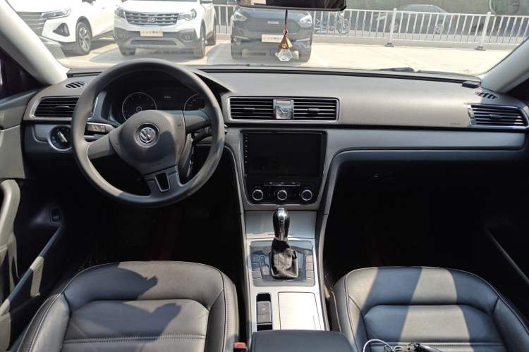 Used Volkswagen Passat 2014 1.8TSI DSG Luxury Edition
