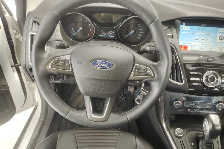 Used Ford Focus 2017 Hatchback 1.6L Automatic Fashion Edition Smart Drive Version
