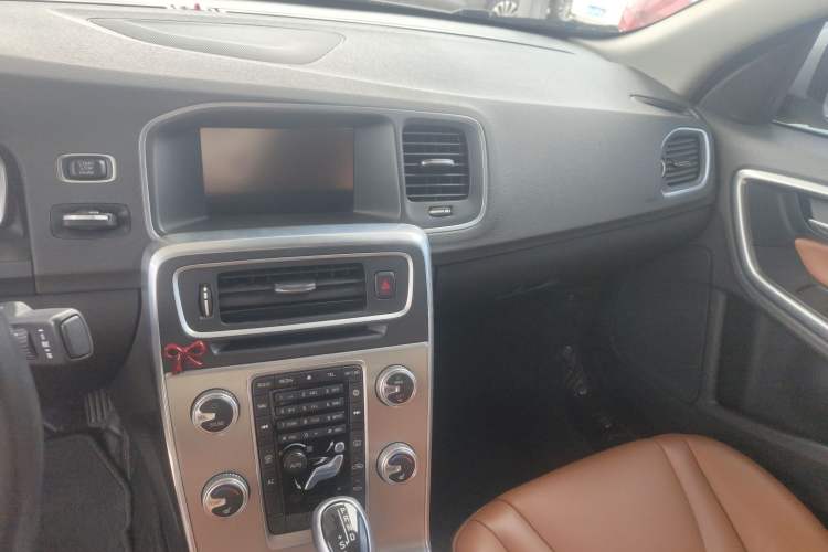 Used Volvo S60 2016 S60L T4 Zhiyuan Edition
