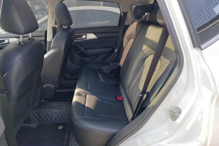 Used Haval H2 2018 Chuanxiang Edition Red Badge 1.5T Manual Two-Wheel Drive Fashionable Model
