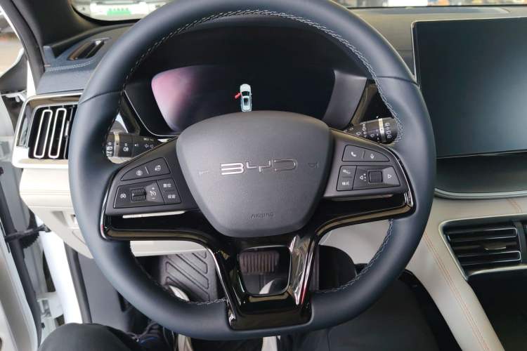 Used BYD Song PLUS New Energy 2023 Champion Edition DM-i 110KM Flagship Model
