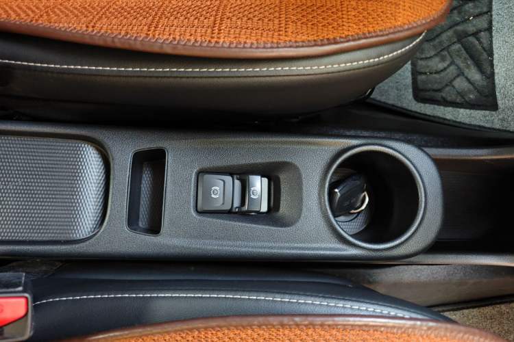 Used ORA White Cat 2022 Xiaoyue Mao Edition 360 km Luxury Model Lithium NMC
