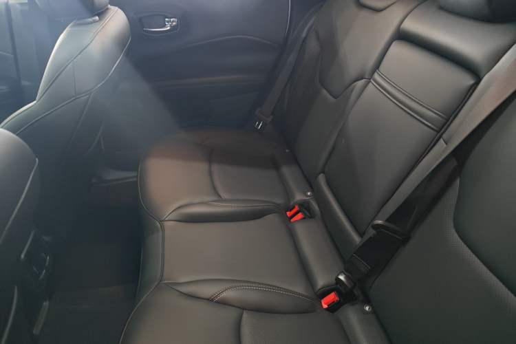 Used  Compass 2017 200T Automatic Family Edition