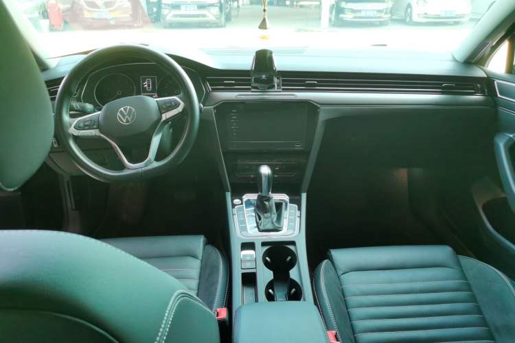 Used Volkswagen Magotan 2020 330TSI DSG Leading Model
