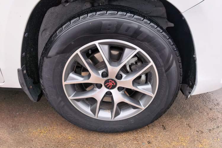 Used BYD Song 2016 GaiShi Edition 1.5TI Manual Elite Model
