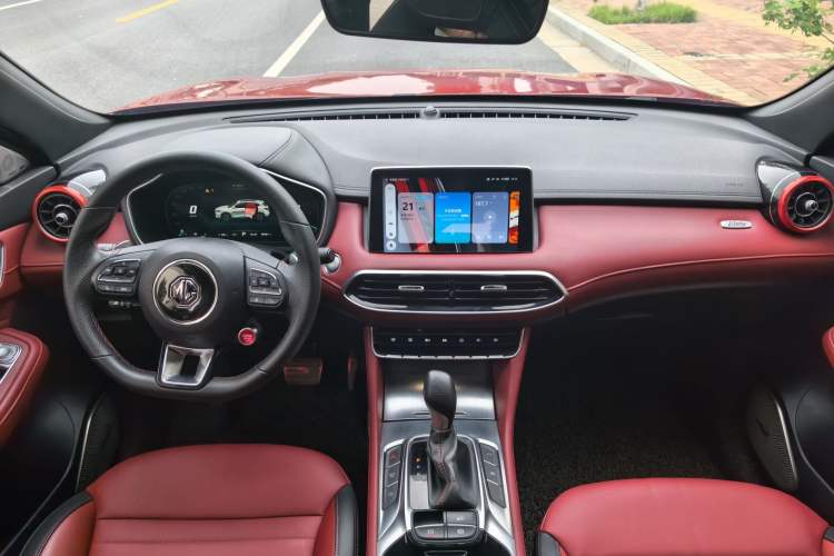 Used MG HS 2018 30T Automatic Two-Wheel Drive Trophy Edition—High-Octane V-Model
