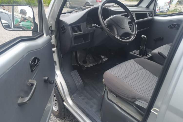 Used Wuling Zhiguang 2015 1.2L Practical LS-I Model
