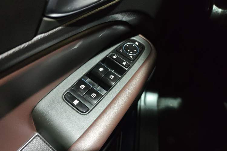 Used GAC Trumpchi M6 2019 270T DCT Luxury Edition (7-seater) China VI