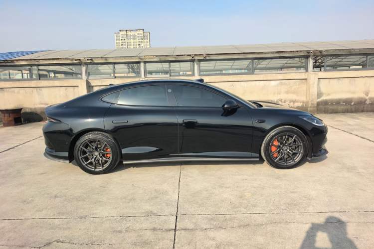 Used  L6 2024 Max Standard Edition
