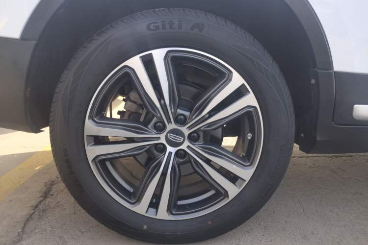 Used Geely Auto Emgrand X7 Sport 2022 1.8TD DCT Zhiya Trim
