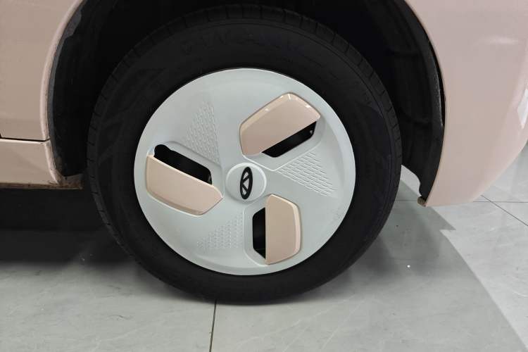 Used Chery QQ Ice Cream 2022 170km Sundae Phosphate Lithium-Ion
