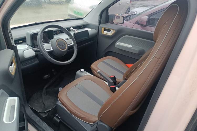 Used Wuling Hongguang MINIEV 2022 GAMEBOY 200km Gaming Edition with Lithium Iron Phosphate
