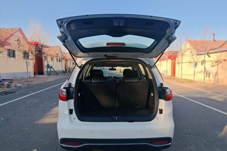 Used BYD Song MAX New Energy 2019 DM 1.5T Smart Connect Advanced 6-Seater China VI Standard
