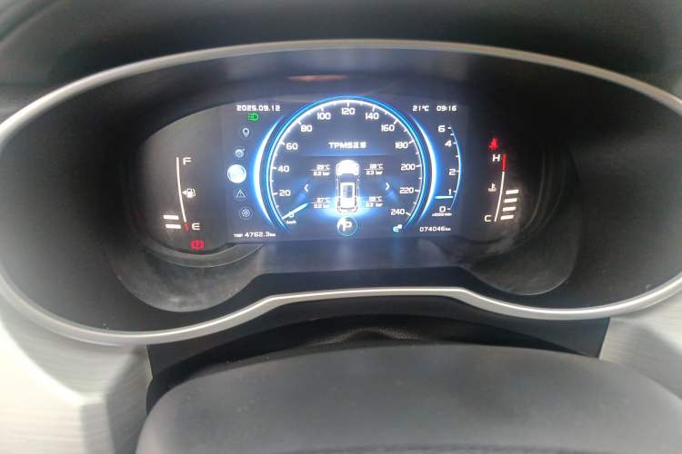 Used Geely Auto Emgrand X7 Sport 2020 1.8TD DCT Two-Wheel Drive Smart Connect 4G-Enabled Version
