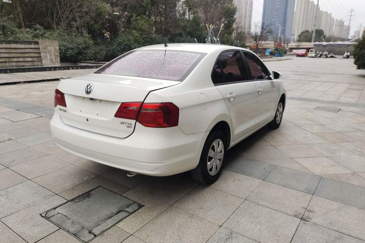 Used Volkswagen Jetta 2015 1.6L Manual Fashion Edition