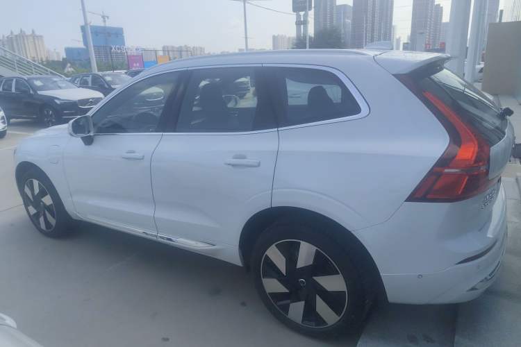 Used Volvo XC60 New Energy 2025 Plug-in Hybrid Long-Range All-Wheel Drive Smart Luxury Edition