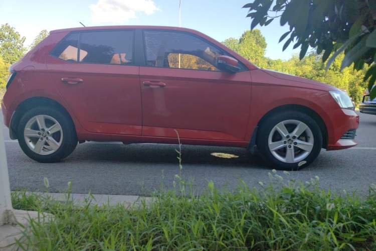 Used Skoda Fabia 2017 1.4L Automatic Car Enjoy Edition
