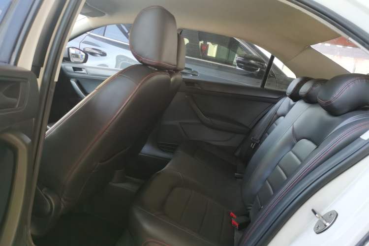 Used Volkswagen Santana 2016 1.6L Automatic Fashion Edition
