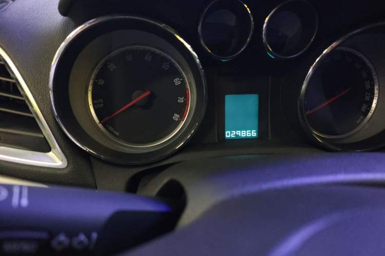 Used Buick Encore 2015 1.4T Automatic Two-Wheel Drive Urban Elite Version
