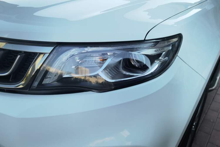 Used Geely Auto Emgrand X7 Sport 2020 1.8TD DCT Two-Wheel Drive Smart Connect 4G-Enabled Version
