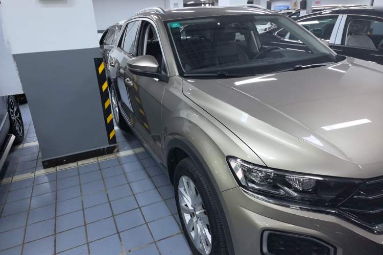 Used Volkswagen T-ROC 2020 230TSI DSG Two-Wheel Drive Advanced Version
