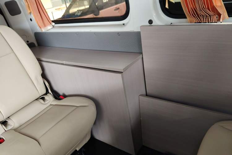 Used SAIC MAXUS Xintu V80 2021 2.0T Manual Classic Aoyuntong Short Wheelbase Ultra-Low Roof 5/6-Seater
