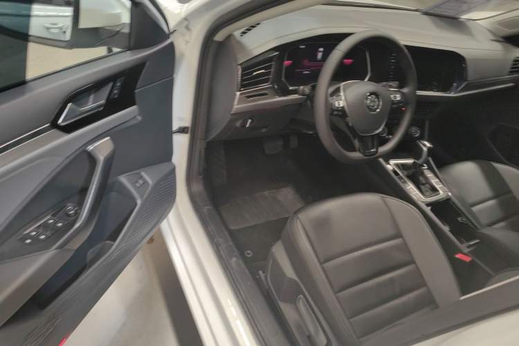 Used Volkswagen Sagitar 2022 280TSI DSG Flyover Edition
