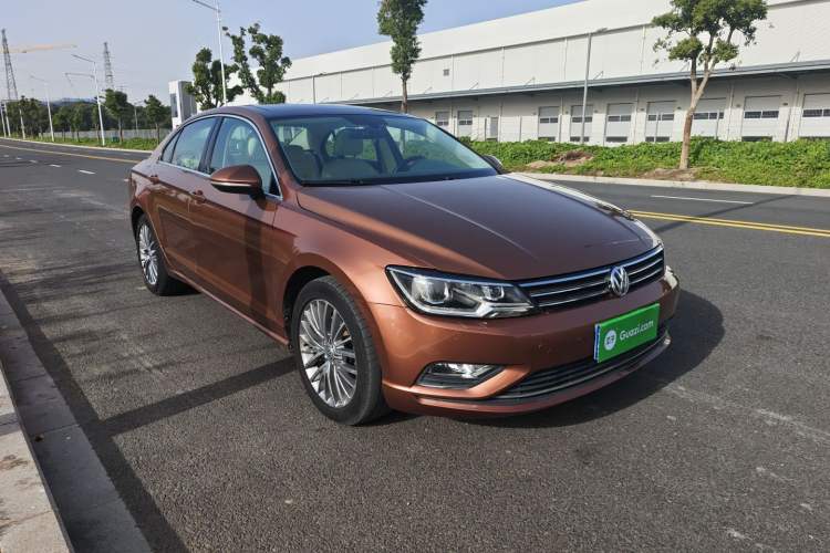 Used Volkswagen Lamando 2015 330TSI DSG Luxury Edition
