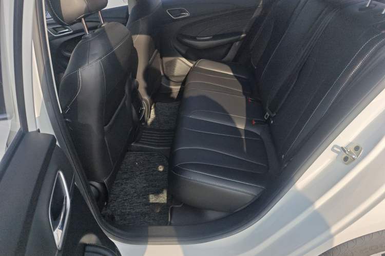 Used Roewe i5 2020 1.5L Automatic 4G Connect Luxury Flagship Edition
