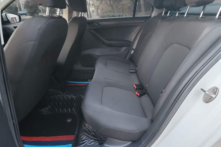 Used Volkswagen Jetta 2019 Dream Edition 1.4L Manual Fashion Version
