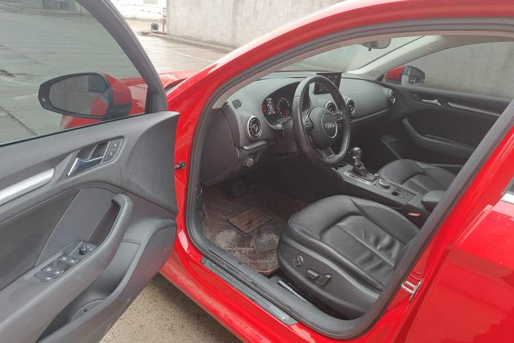 Used Audi A3 2014 Limousine 35 TFSI Automatic Comfort Model
