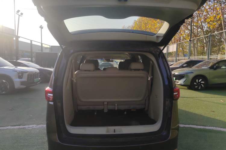 Used Buick GL8 2023 Land Executive Class Comfort Model
