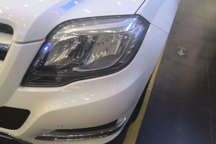 Used Mercedes-Benz GLK-Class 2013 GLK 300 4MATIC Dynamic Sunroof Model