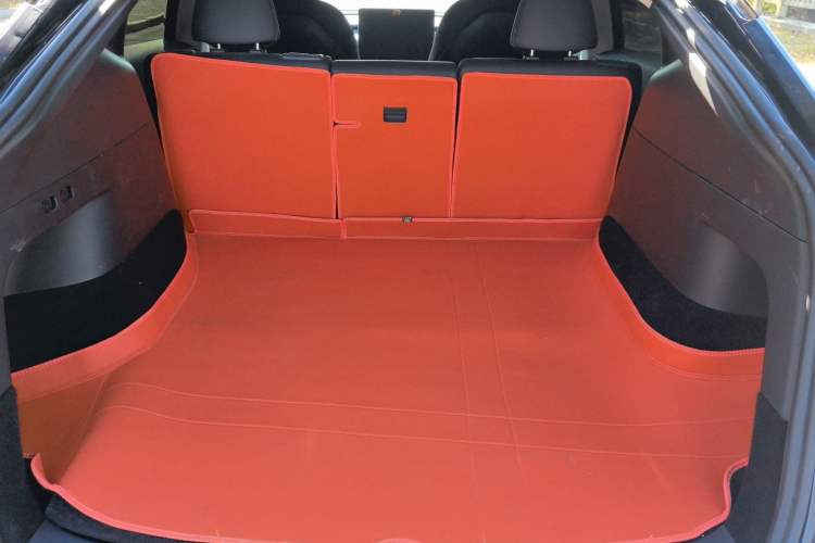 Used Tesla Model Y 2024 Long-Range All-Wheel-Drive Version