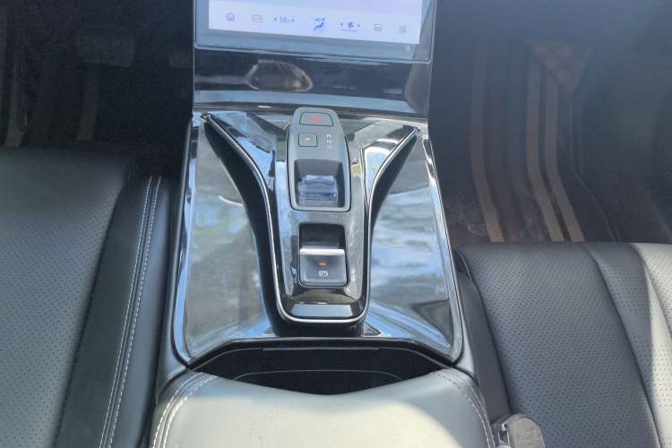 Used Dongfeng Aeolus Mage 2023 DH-i 1.5T Prestige Edition
