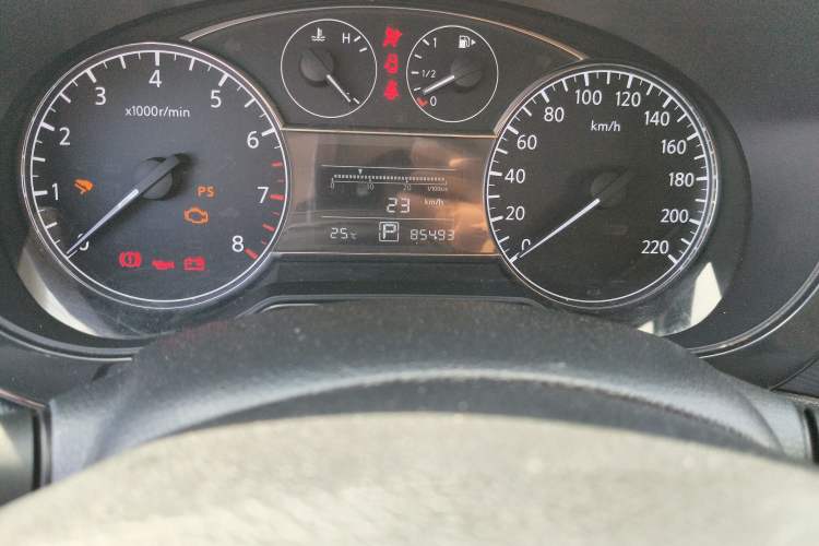 Used Nissan Tiida 2011 1.6L CVT Smart Version
