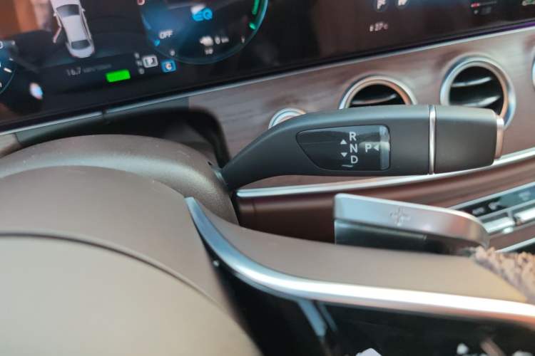 Used Mercedes-Benz E-Class New Energy 2022 Facelift E 350 e L Plug-in Hybrid Sedan
